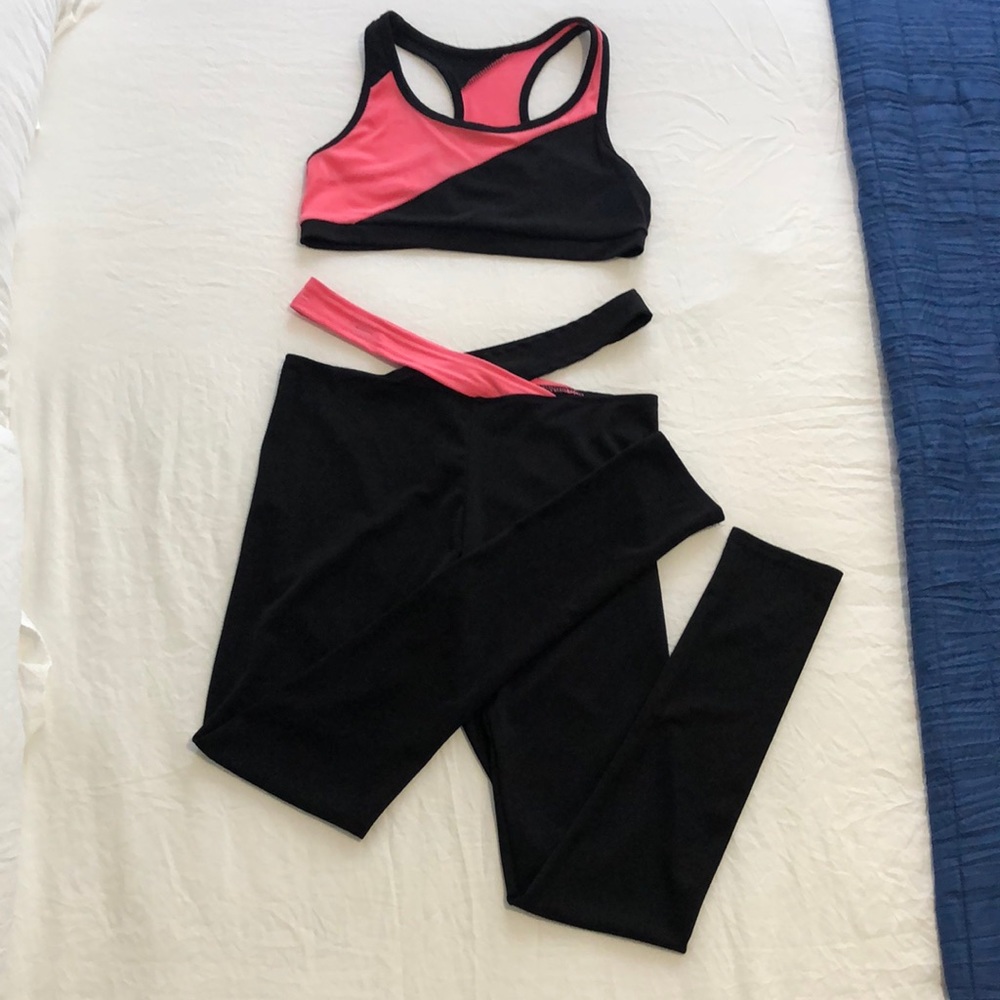Cute workout leggings with bra top!